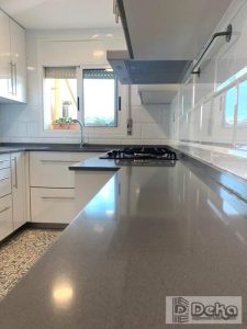 Reforma de cocina Barcelona blanco y gris 15